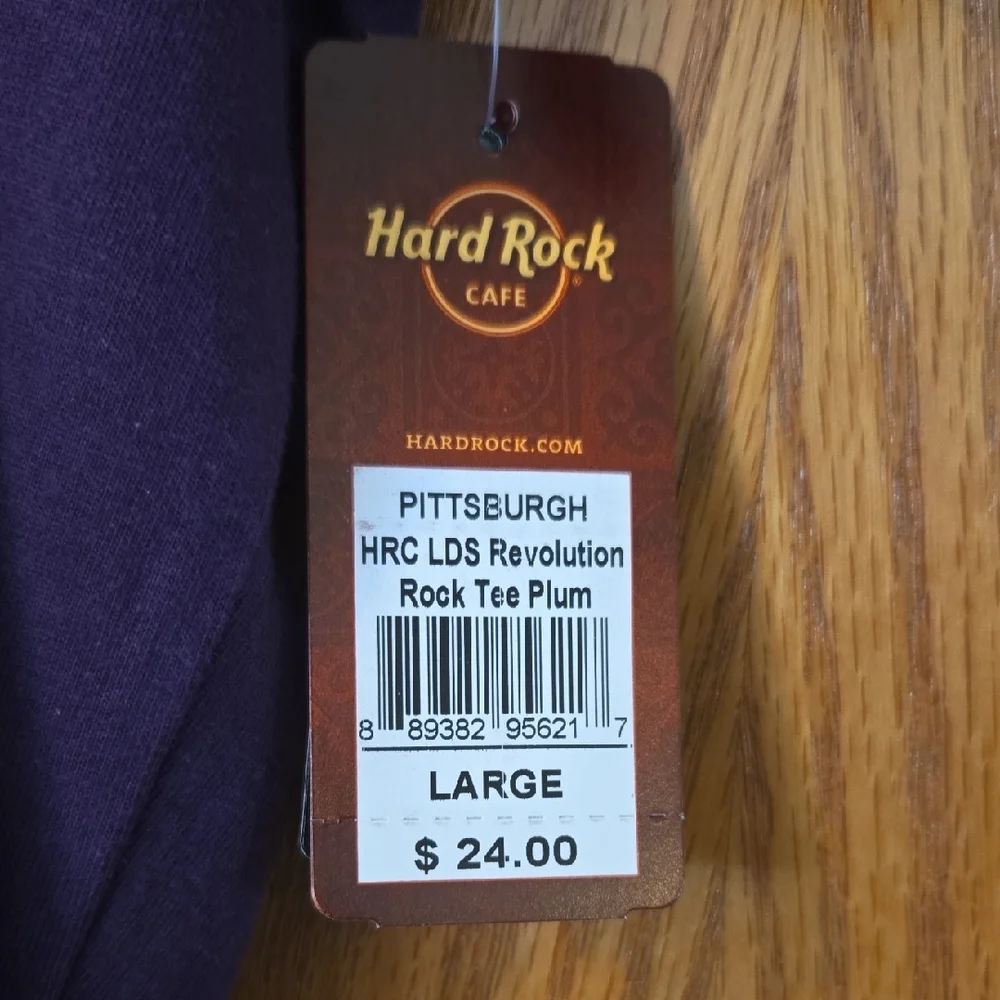 Hard Rock Cafe Plum Gold Graphic V-Neck Tee PITTSBURGH - Picture 2 of 3